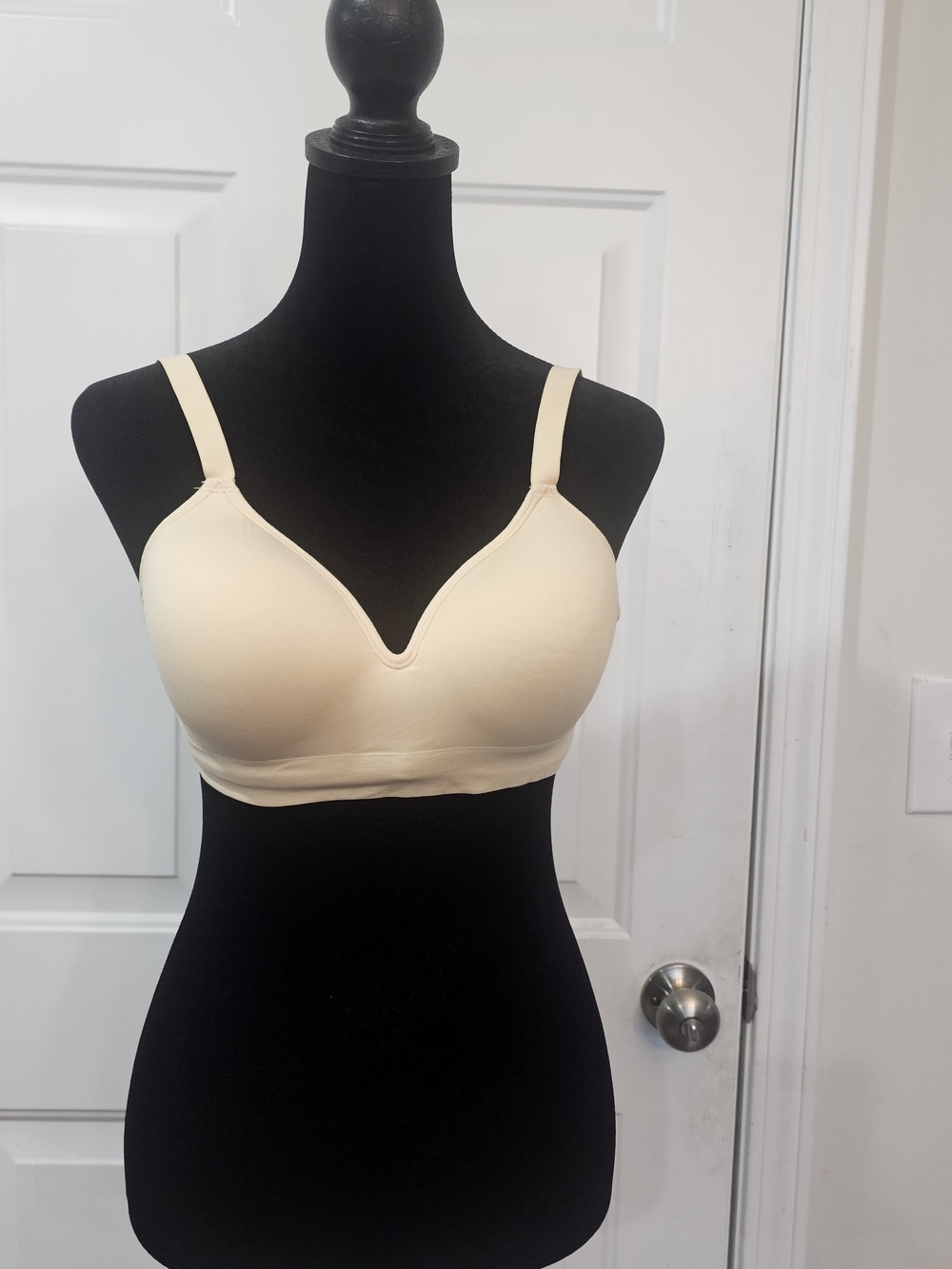 UNDEROUTFIT Style 467 Bra The Infinite Support Bra Size Small